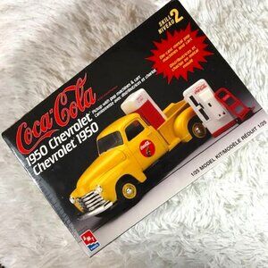 Vintage Coca-Cola 1950 Chevrolet Pickup 1/25 Model Kit w/Pop Machines & Cart